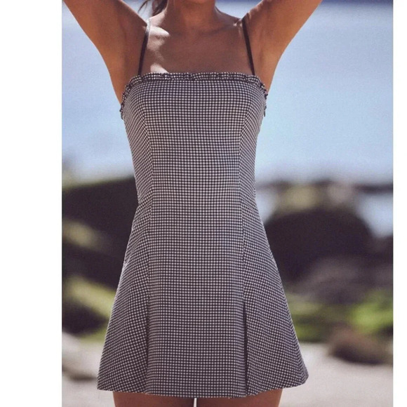 Zara Box Pleat Gingham Straight Neck  Ruffle Mini Dress NWT Black White Medium - Picture 1 of 10